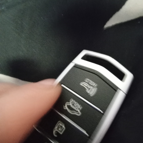 Hyundai Genesis key fob - Picture 3 of 4